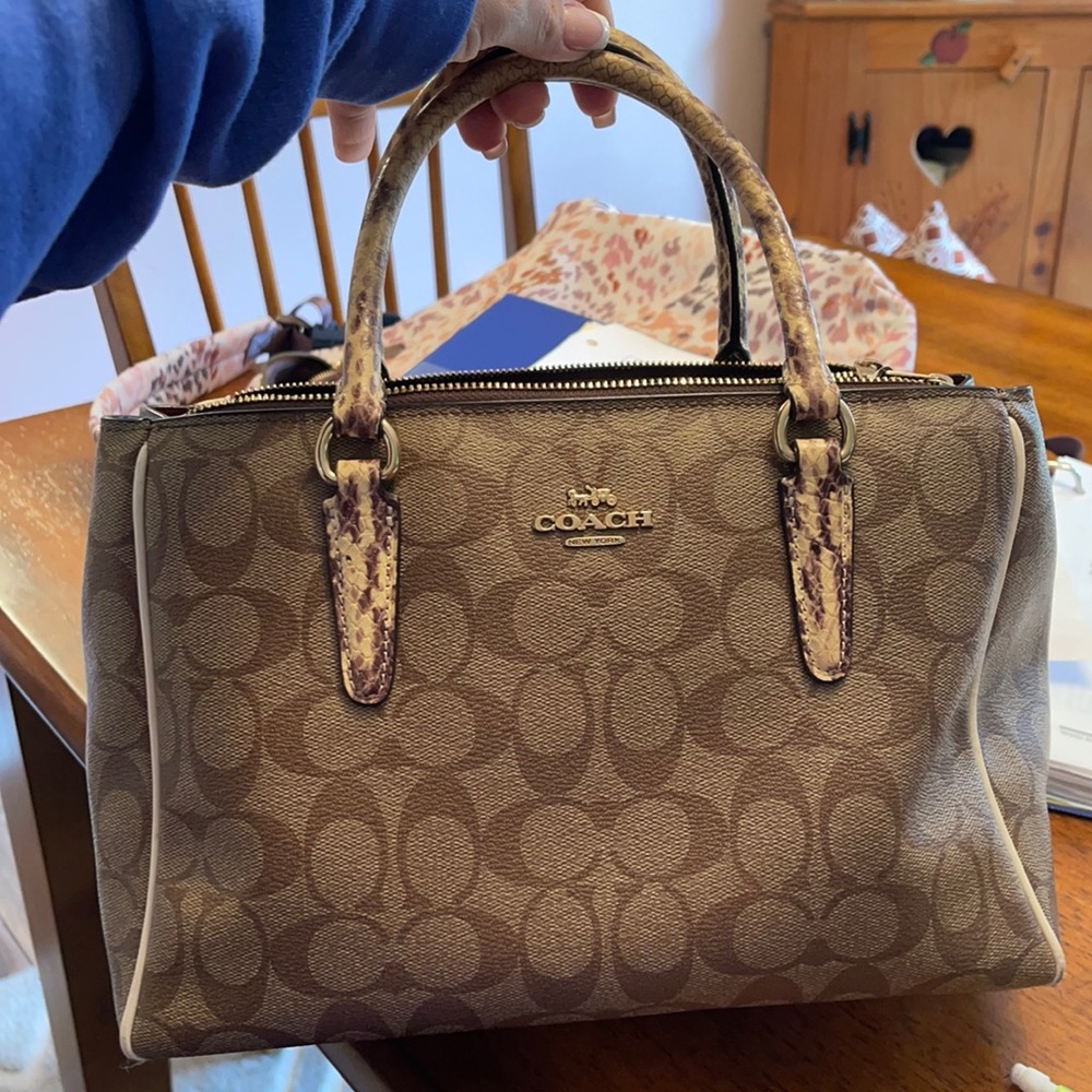 Coach purse in great condition